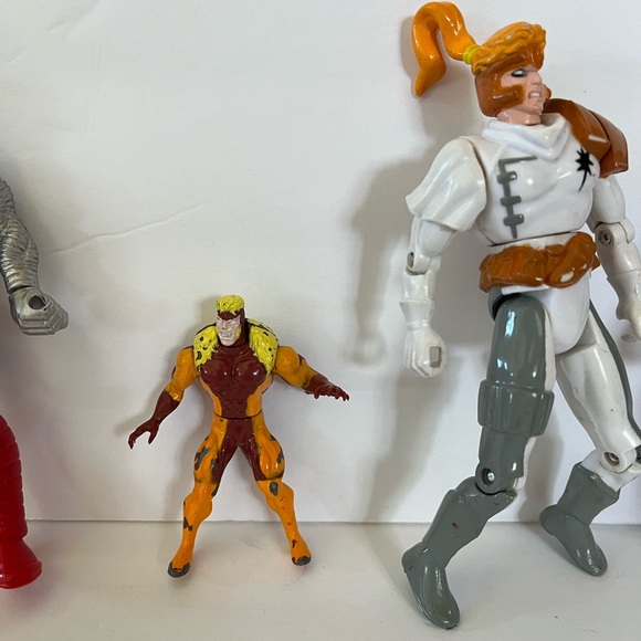 Lot of 4  Vintage Marvel X-men Actions Figures Sabre tooth Kane Uncanny - Picture 3 of 9